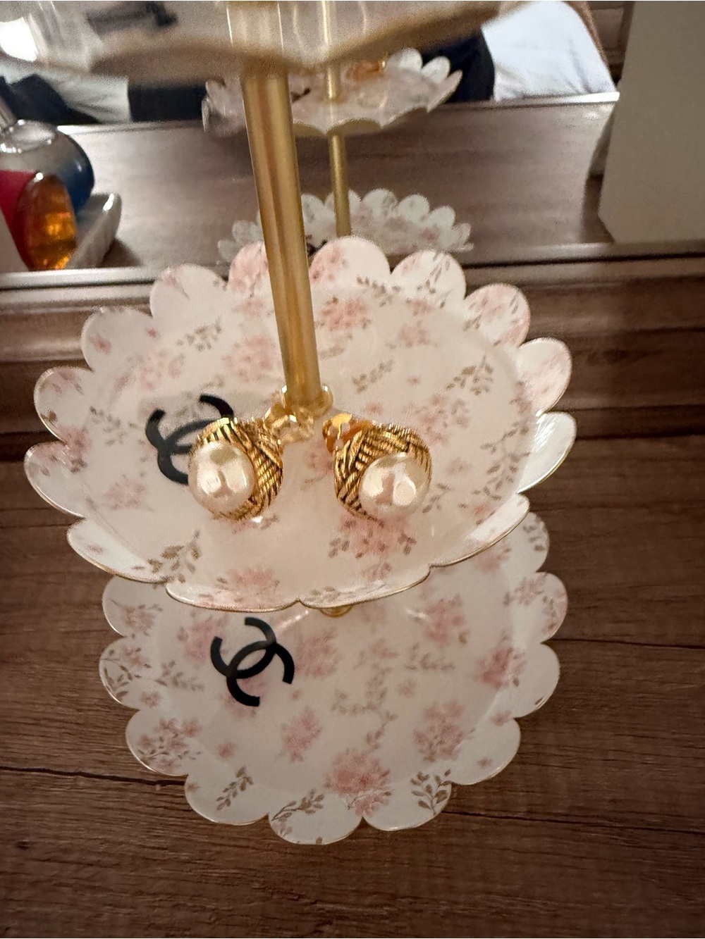 CHANEL Vintage Gold-Tone Pearl Knot Clip-On Earrings